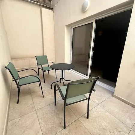Le Spacieux Et Sa Terrasse * فيشي