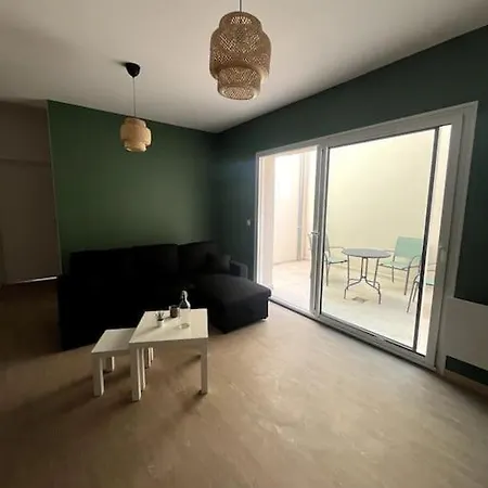 Le Spacieux Et Sa Terrasse * فيشي